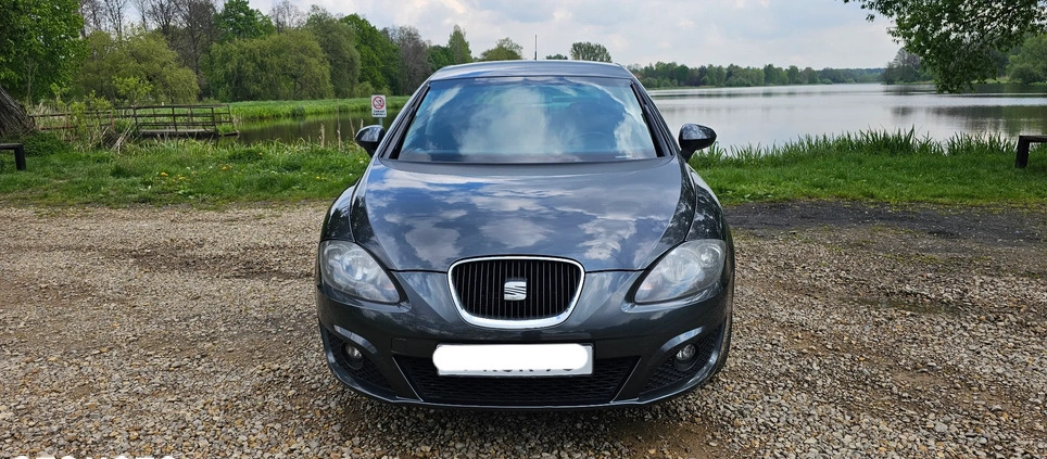 Seat Leon cena 18900 przebieg: 185350, rok produkcji 2011 z Poręba małe 352